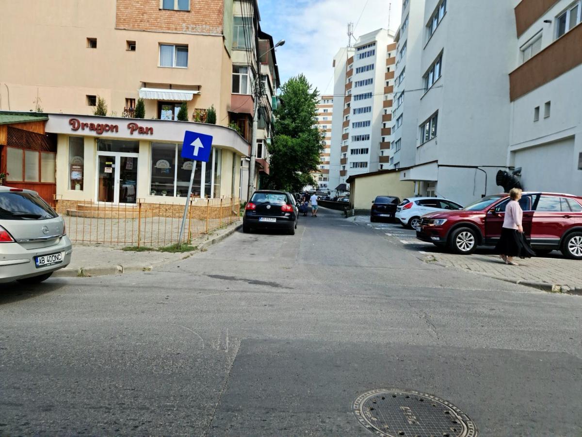 Garsoniera 1 Decembrie Apartment Alba Iulia Exterior photo